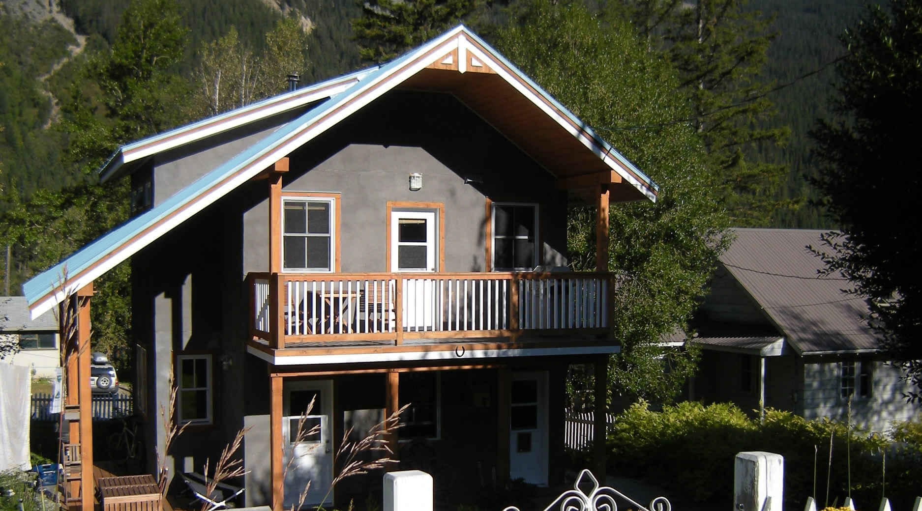 Edgemount Guesthouse British Columbia Canada